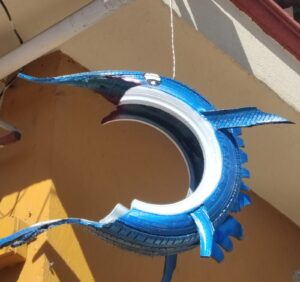 Decoración-reciclaje-llanta-pez-vela